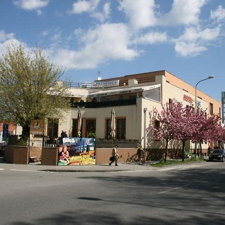 Hotel Oko Nitra Esterno foto