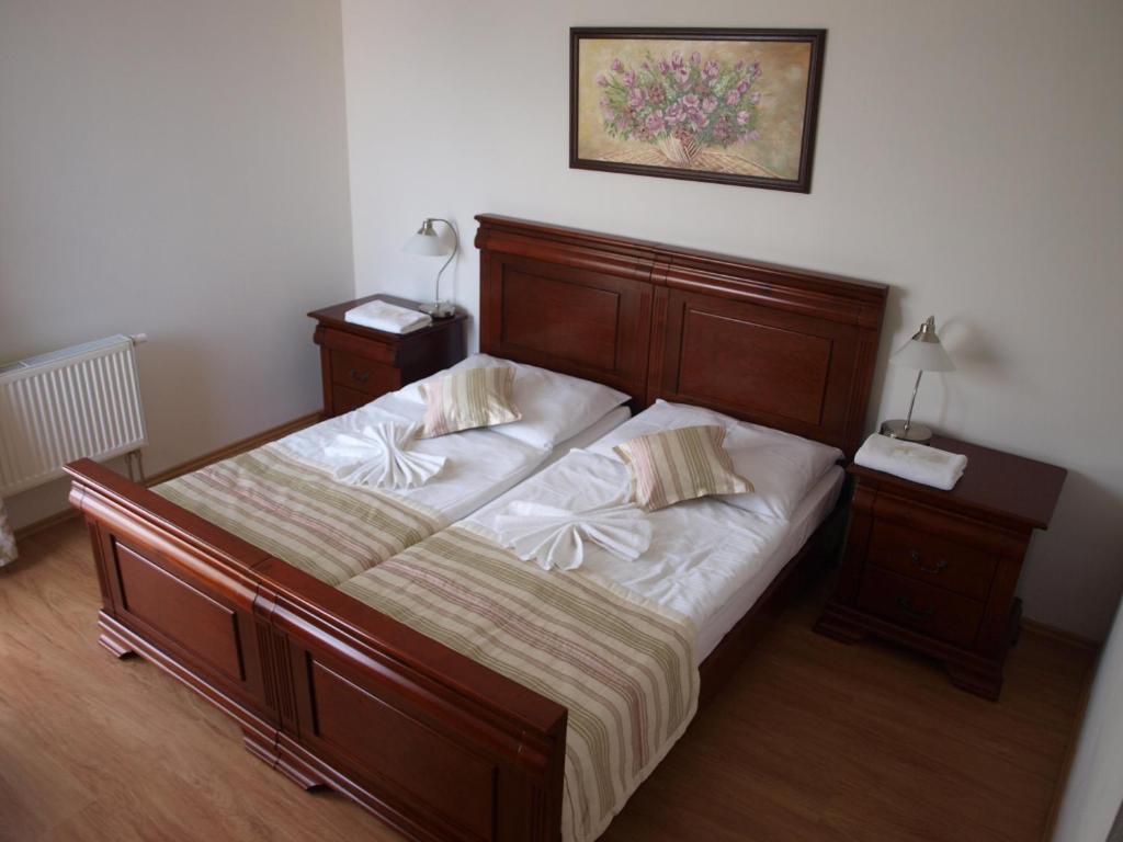 Hotel Oko Nitra Esterno foto