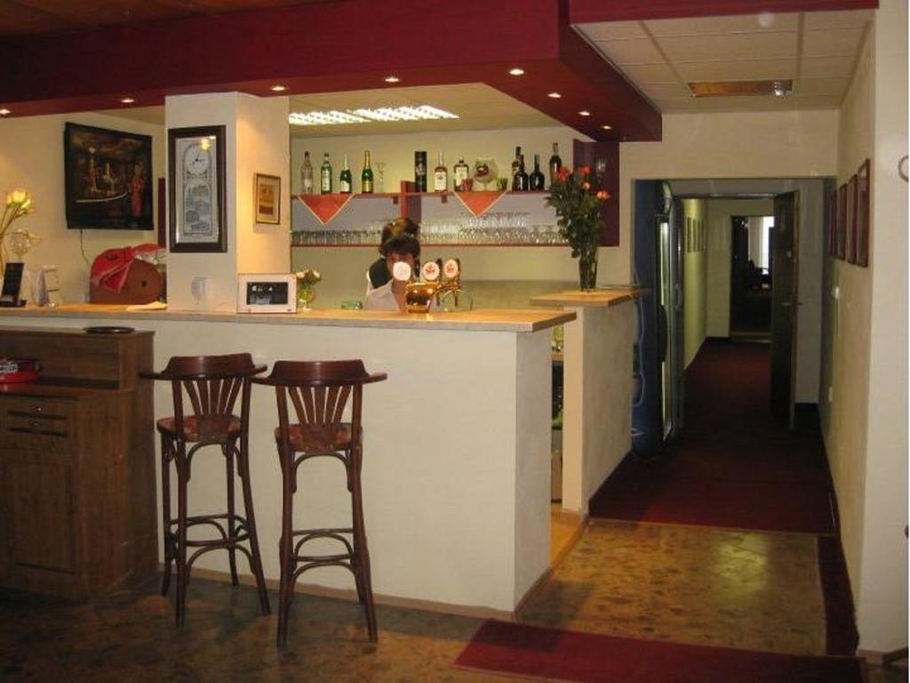Hotel Oko Nitra Esterno foto