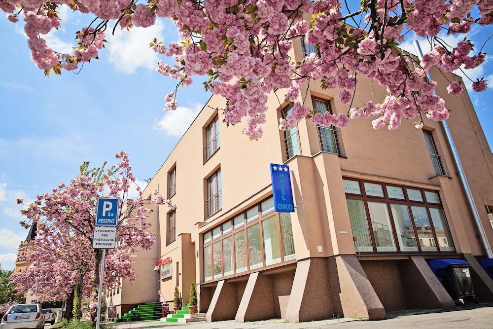 Hotel Oko Nitra Esterno foto