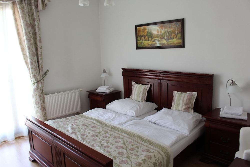 Hotel Oko Nitra Esterno foto